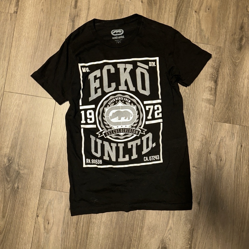 Ecko Unlimited Black Short Sleeve Tee Graphic Design